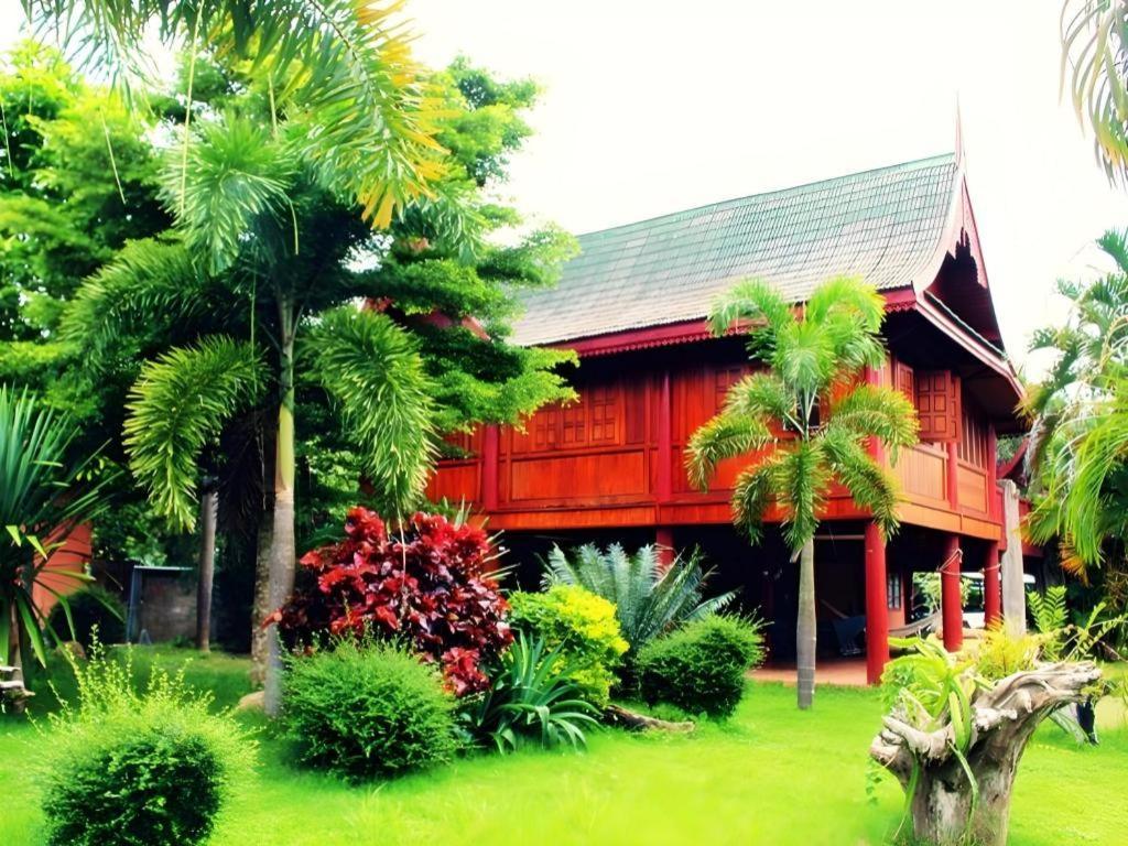 Umphangburiresort Buitenkant foto