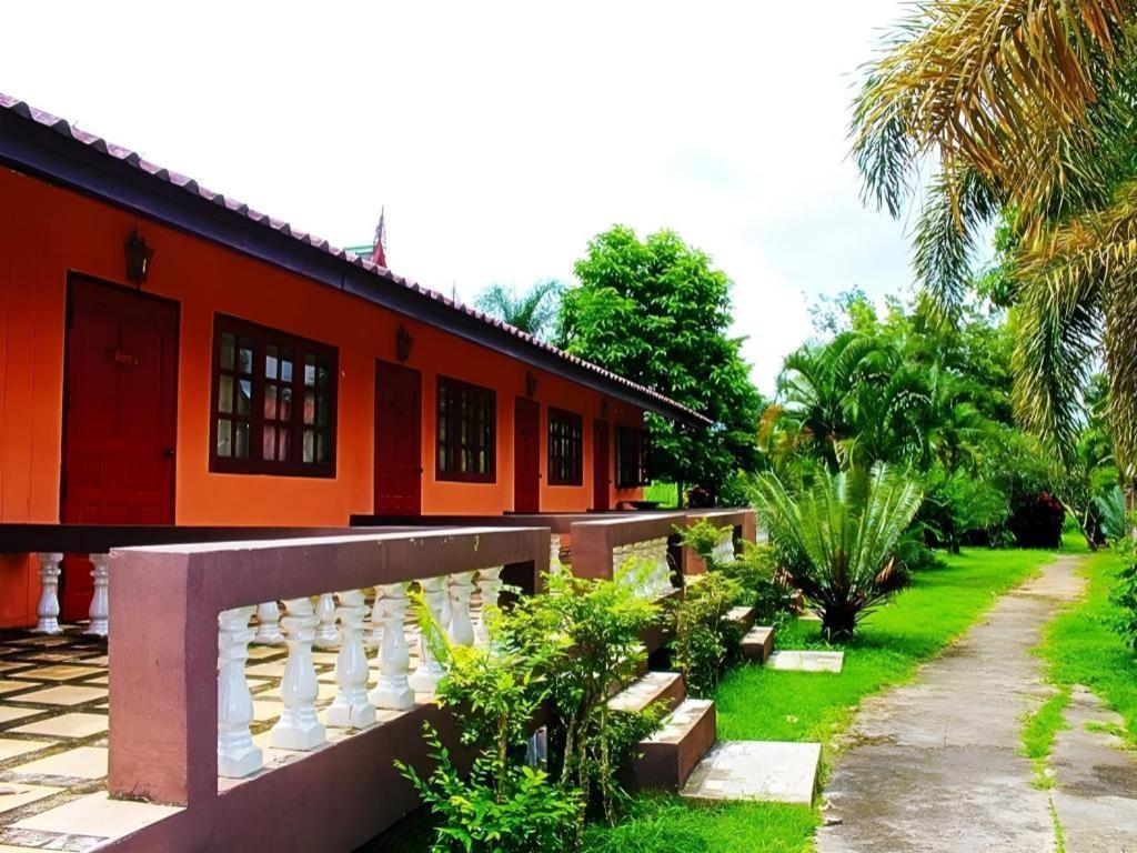 Umphangburiresort Buitenkant foto
