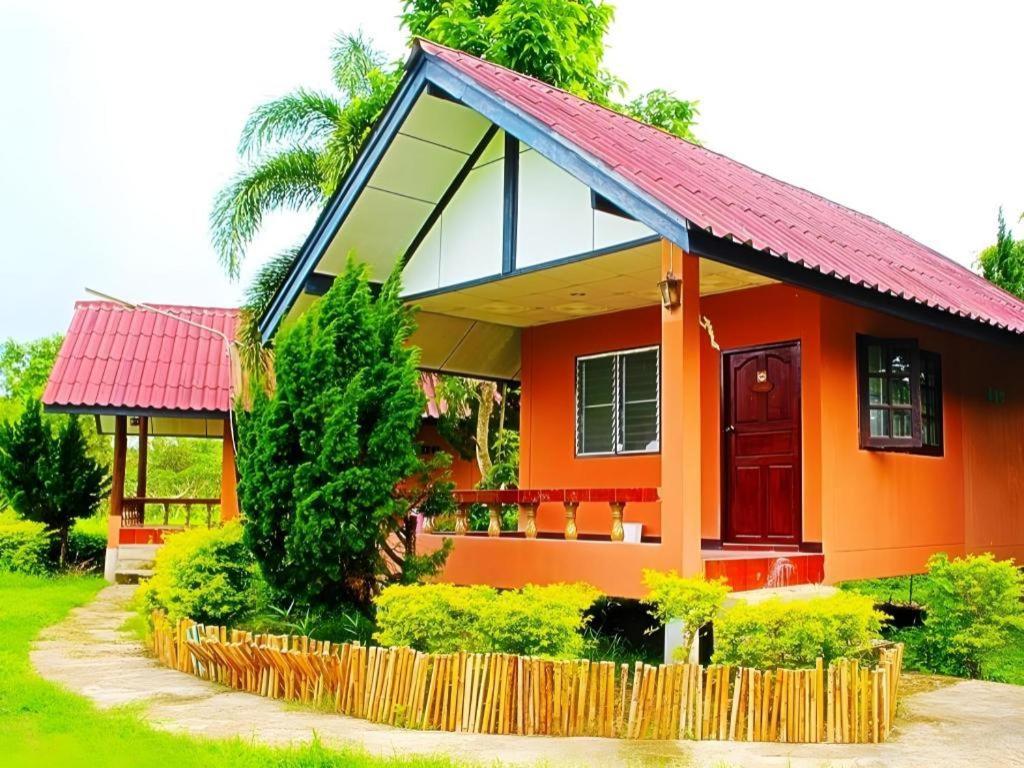 Umphangburiresort Buitenkant foto