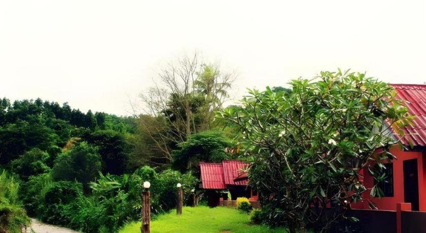 Umphangburiresort Buitenkant foto